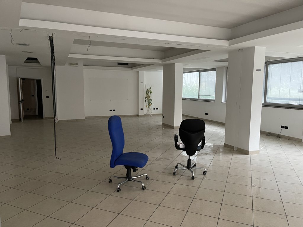 Locale commerciale a 300 mt dal Lungomare di Tortoreto TE 00011 Locale commerciale a 300 mt dal Lungomare di Tortoreto TE 00011