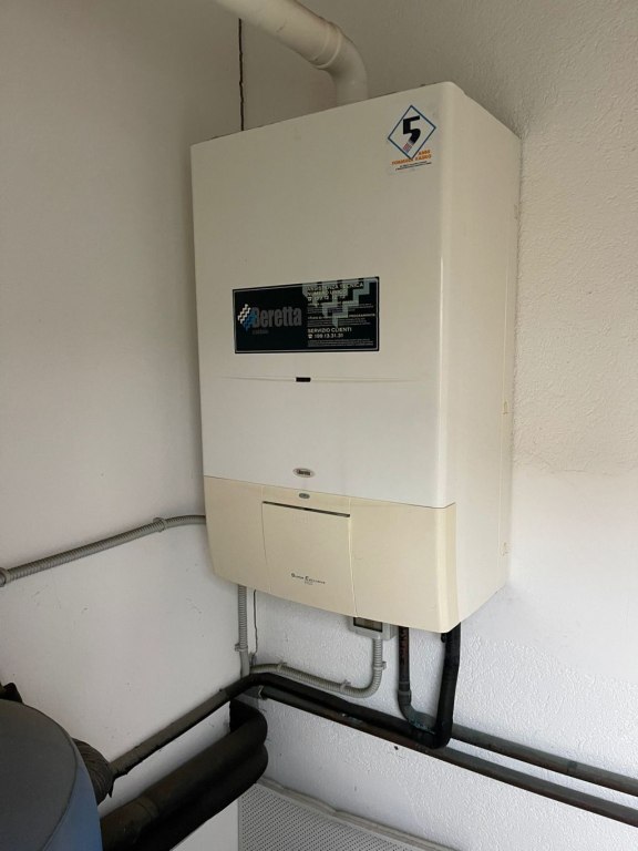 Locale commerciale a 300 mt dal Lungomare di Tortoreto TE 00019 Locale commerciale a 300 mt dal Lungomare di Tortoreto TE 00019