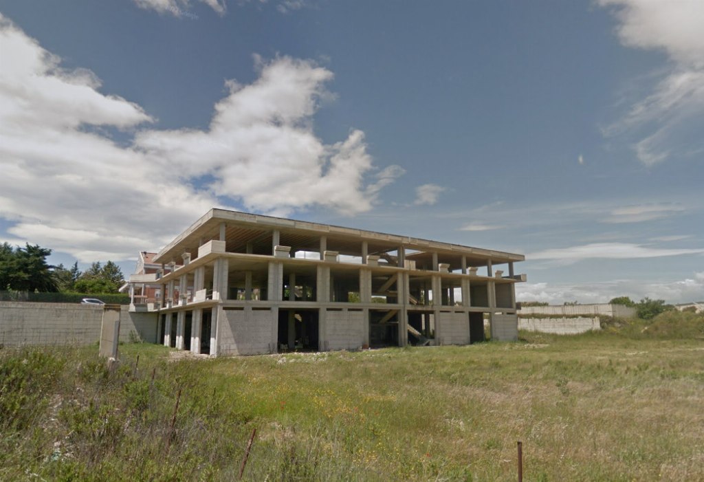Edificio in costruzione e terreni a Lucera FG LOTTO 4 00010 Edificio in costruzione e terreni a Lucera FG LOTTO 4 00010